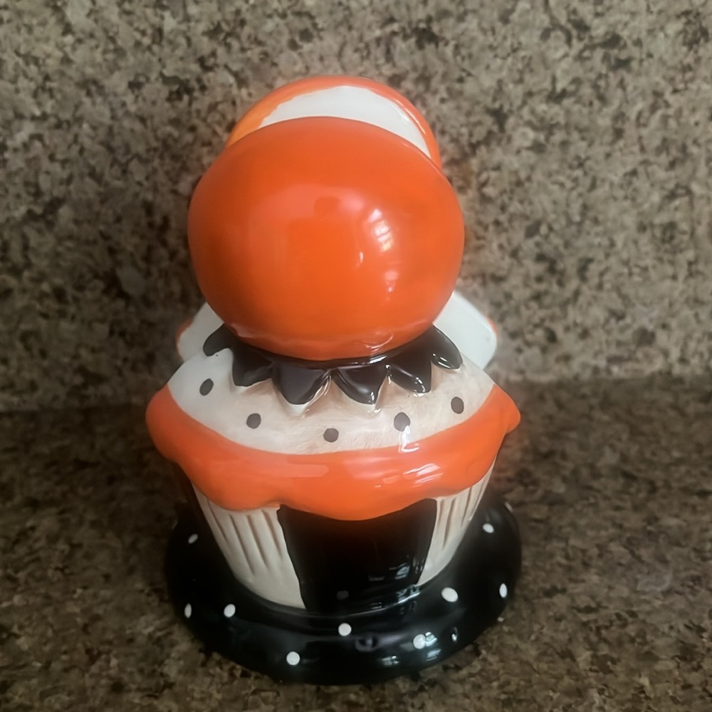 Johanna Parker Halloween Pumpkin Napkin Holder - Picture 4 of 5